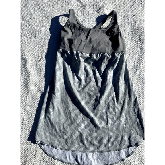 lululemon athletica Tops - Lululemon Top 4 Gray Tank Zigzag Racerback Sleeveless Running Active Flow Womens